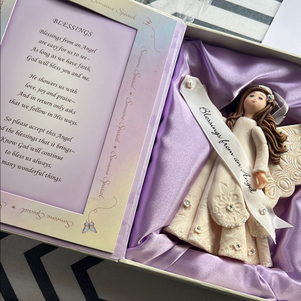 New Angel Figurine with Blessing Scroll & Box 👼